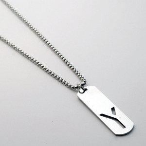 Colar de Letra Inicial da Moda por Atacado em Aço Inoxidável e Aço Titânio à Prova d'Água com Pingente Oco de A-Z - Product Image 3