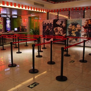 Kiểm Soát Đám Đông Thời Trang Hàng Đầu Stanchion An Ninh Hàng Đợi Khách Sạn Kiểm Soát Đám Đông Dây Có Thể Thu Vào Hàng Rào An Toàn Giao Thông - Product Image 2