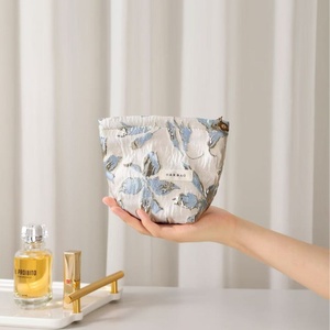 กระเป๋าเครื่องสำอางแบบซิปพับเก็บได้สำหรับเด็กผู้หญิง ลายแจ็คการ์ดด้ายทองสดใส ปรับแต่งได้  กระเป๋าคลัทช์พกพาความจุขนาดใหญ่ - Product Image 3