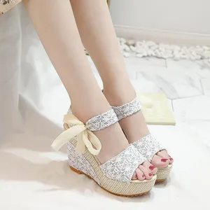 Sandales à talon incliné pour femmes, nouvelle version coréenne, imperméable, mode d'été, chaussures à fond plat, chaussures muffin,