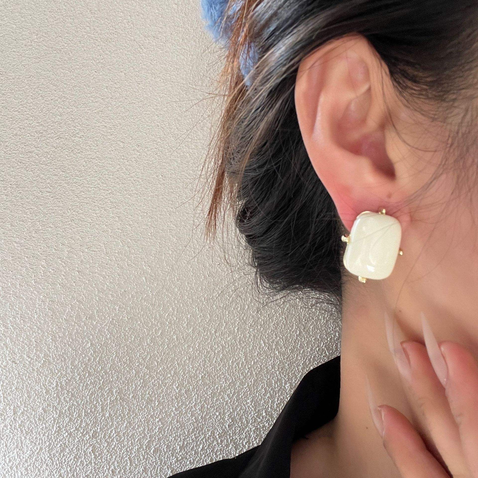 Trendy White Geometric Acrylic Metal Earrings for Women OL Holiday