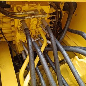Excavadora de cadenas Komatsu PC220 usada, 22T, modelo 2022, origen Shanghái, capacidad de cazo de 1.2m, potencia de 119 kW, en venta. - Product Image 6