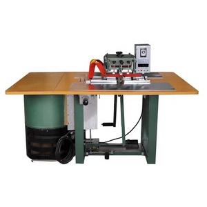 Máquina de Soldadura de Plástico de Alta Frecuencia para Fabricar Impermeables Tipo <span class=keywords><strong>Poncho</strong></span>, Venta al Por Mayor en Línea - Product Image 1