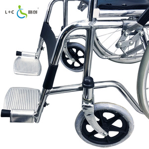 Fauteuil roulant manuel L+C 809, cadre en acier, siège noir, accoudoirs fixes, repose-pieds - Product Image 3