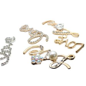 Nouveauté 2025 : Breloques fantaisie colorées en alliage plaqué argent/or pour coques de téléphone DIY, lettres LOVE en strass, style créateur - Product Image 4