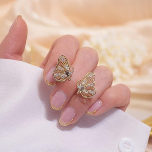 Orecchini a farfalla eleganti in stile fata, gioielli per le orecchie da donna, per uso quotidiano, feste, outfit casual, idea regalo - Product Image 2
