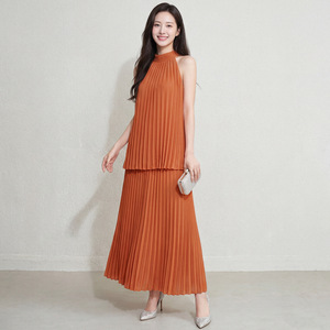 Ensemble plissé décontracté PY pour femme : Haut élégant sans manches à col halter et jupe longue à jambes larges – Vêtements deux pièces en gros - Product Image 3