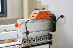 Système de finition des bords droits biseautés 783J, vitesse d'alimentation 23 m/min, joints étanches, scellement des bords du contreplaqué et du MDF - Product Image 3