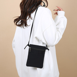 Bolso de hombro, ligero y versátil, bolso para teléfono móvil, elegante y sencillo, bolso cuadrado pequeño para salir de fiesta. - Product Image 4