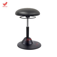 Tabouret ergonomique à bascule pour une assise active, chaise de bureau à hauteur réglable avec base inclinable