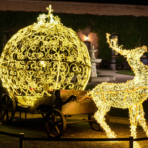 Décorations lumineuses de Noël personnalisées sur le thème des familles de rennes, résistantes à l'eau, pour parcs urbains et festivals - Product Image 2