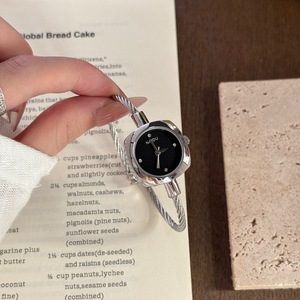 Montre pour femme de haute qualité, montre à quartz de luxe de forme carrée, bracelet tendance, cadeau idéal pour les femmes d'affaires - Product Image 4