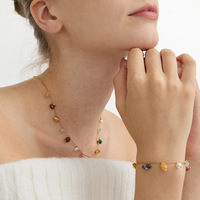 Ensemble collier et bracelet pour femme en pierre naturelle, chaîne dorée, pierres précieuses multicolores, motif céleste, design linéaire, pour usage quotidien, raffiné