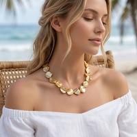 Collier en perles d'émail de coquillage naturel plaqué or 18 carats PVD, style tendance, fait main, irrégulier, bijoux baroques bohèmes pour femme