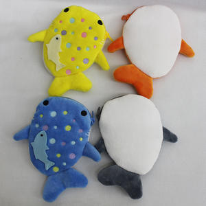 Monedero de Peluche de Tiburón con Cola Torcida, Relleno de Algodón PP, Llavero Único, Almacenamiento para Lápiz Labial y Auriculares, Diseño de Vida Marina, Venta Caliente - Product Image 2