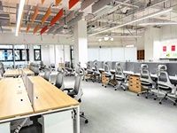 Chaise de bureau ergonomique à dossier haut en maille Chaise pivotante de direction standard Bifma avec des caractéristiques fonctionnelles uniques du gagnant japonais
