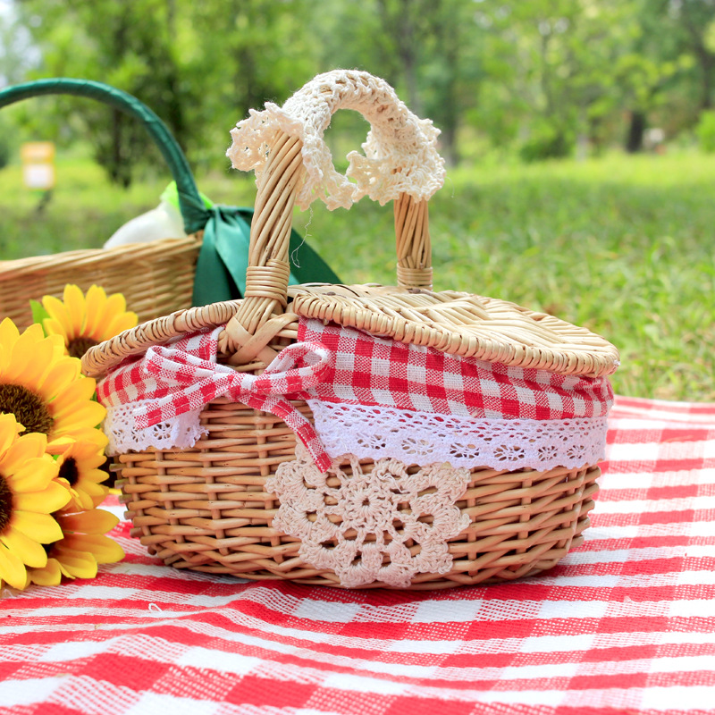 Hot Koop Lage Moq Goedkope Outdoor Ovale Sml Rood Groen Blauw Wit Voering Kant Rieten Picknickmand Set met Deksel