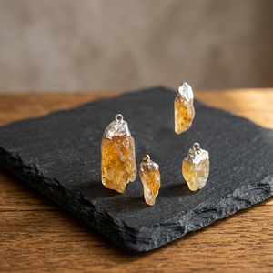 Pendentif en cristal de citrine naturelle de haute qualité, pierre brute, utilisée également pour la méditation. - Product Image 1
