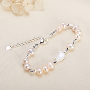 Pulsera de Perlas Blancas Versátiles al por Mayor, Estilo Gatito, Lindos Dijes y Amuletos de Moda Sencillos con Fragancia - Product Image 4