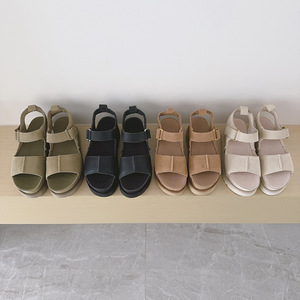 <span class=keywords><strong>Sandalias</strong></span> <span class=keywords><strong>de</strong></span> Plataforma Estilo Gamuza para <span class=keywords><strong>Mujer</strong></span>, con Hebilla Ajustable, Punta Abierta, Tipo Uggs, para Uso Interior/Exterior - Product Image 1