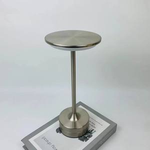 Lámpara de Mesa LED Recargable Portátil de Estilo Industrial Moderno, Luz Nocturna de Doble Uso con 4 Acabados para Hogar y Bar - Product Image 2