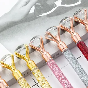 Un bolígrafo de punta de diamante de escritura suave es ideal para regalos personalizados para la futura novia. - Product Image 5