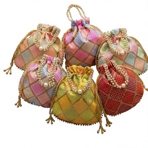 Pochette Potli traditionnelle en soie avec travail Gota, broderie multicolore et sequins, sac à main à cordon, cadeaux de mariage - Product Image 2