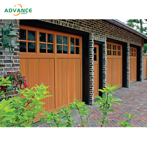 Porte de <span class=keywords><strong>garage</strong></span> double résidentielle automatique électrique en aluminium et bois, style Carriage House, pour la sécurité, fournisseur chinois - Product Image 6