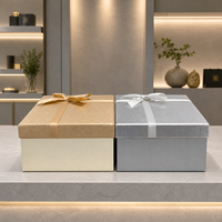 Boîte cadeau rigide personnalisée avec couvercle et base, avec ruban imprimé et nœud pour coffret cadeau de parfum