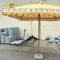 Parapluie extérieur à pétoncles Ombre commerciale rétractable Hôtel Restaurants Patio Café Pôle central Auvent extérieur de patio