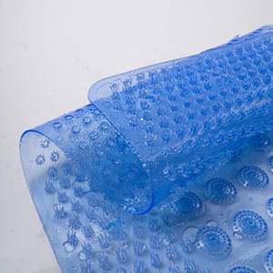 Tapis de sol en vinyle d'intérieur en PVC et PP à vidange rapide Carrelage à emboîtement avec poils souples pour une utilisation en salle de sport et le frottement des pieds - Product Image 2