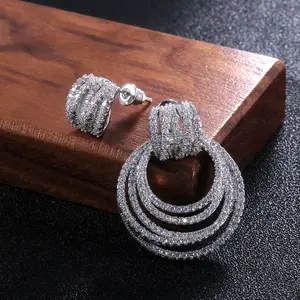 Boucles d'oreilles pendantes élégantes en zircon cubique pour femmes, boucles d'oreilles de mariage, bijoux tendance, accessoires de fête - Product Image 1