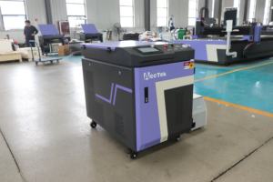 Máquina de <span class=keywords><strong>limpieza</strong></span> multifuncional láser de fibra 1500 Soldadura <span class=keywords><strong>Corte</strong></span> y <span class=keywords><strong>limpieza</strong></span> Eliminador de óxido de alta eficiencia <span class=keywords><strong>Limpieza</strong></span> Chasis de automóvil - Product Image 2