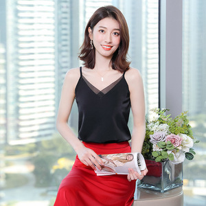 Summer Seamless Ice Silk Vest Women Spaghetti Strap V-Neck Inner Layer Sleeveless Top Solid Color Polyester Base Layer - Product Image 4