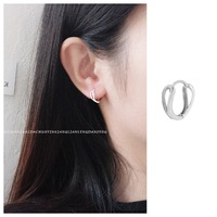 Collection Minimaliste : Boucles d'oreilles créoles uniques en argent sterling S925, design géométrique/circulaire - Prix pour une seule pièce