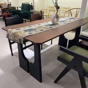 โต๊ะอาหารสไตล์วินเทจฝรั่งเศส ทำจากไม้แอช ดีไซน์เรียบง่ายทันสมัย พร้อมความหรูหราแบบมินิมอล เหมาะสำหรับหลายคน ใช้ได้ทั้งในบ้านและร้านอาหาร - Product Image 3