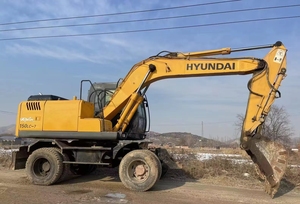 รถขุดตีนตะขาบฮุนไดมือสอง รุ่น 150LC-7 215LC-7 225LC-7 210LC-7 พร้อมเครื่องยนต์ ปั๊ม และมอเตอร์ ผลิตในเกาหลี มีขาย - Product Image 3