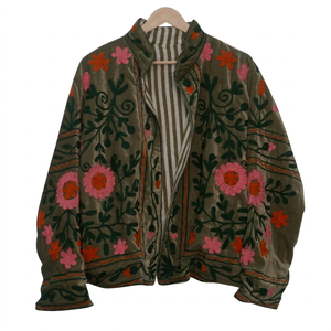 Veste artistique d'extérieur pour femme, faite à la main, en velours brodé Suzani, tissée, style bohème, en coton matelassé, écologique, séchage rapide, haute qualité - Product Image 1