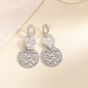 Jingciren Boutique Europe and the United States cross-border new shaped round earrings stitching earrings gold-plated - Product Image 3