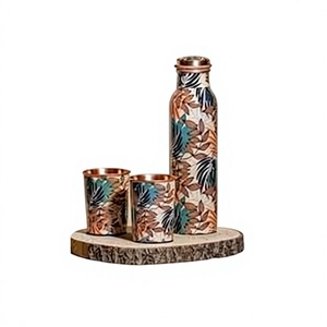Juego de botellas de agua metálicas de cobre para exteriores con diseño de hojas tropicales, recipientes portátiles para bebidas de viaje con tapas, estilo bohemio. - Product Image 1