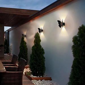 Elegantes Lámparas de Pared para Interiores y Exteriores con Forma de Mariposa - Product Image 2