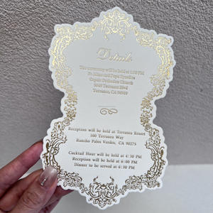 Cartes RSVP et menus élégants pour cérémonie de mariage, imprimés en relief avec des détails en feuille d'or de luxe, sur du carton haut de gamme - Product Image 1