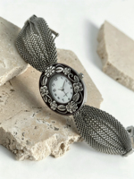 Montre-bracelet vintage en alliage pour femme, montre à quartz de luxe gravée de motifs floraux, montre-bracelet en argent antique, bijou de mode pour femme