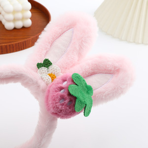 Fascia per capelli rosa da donna, carina e dolce, fatta a mano, con orecchie di coniglio e fragole, in peluche, per lavare il viso a casa - Product Image 4