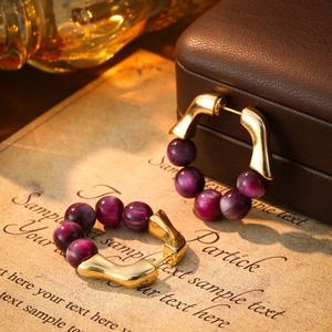 Nouvelles boucles d'oreilles à clous en perles de raisin violettes, légères et luxueuses, de haute qualité, style français, pour les trajets quotidiens, avec un design personnalisé - Product Image 4