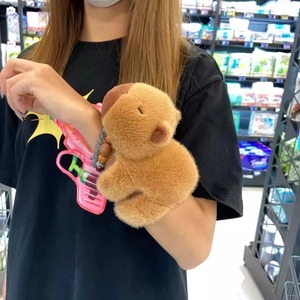 Peluche Capybara, poupée <span class=keywords><strong>de</strong></span> poignet style TikTok, bracelet anti-stress doux pour enfants, idéal pour les fournitures promotionnelles <span class=keywords><strong>de</strong></span> fête - Product Image 3