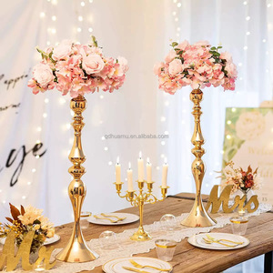 Vases en métal doré et argenté style Art Déco, supports à fleurs en fer forgé pour la décoration intérieure, mariages et ornements de table - Product Image 1