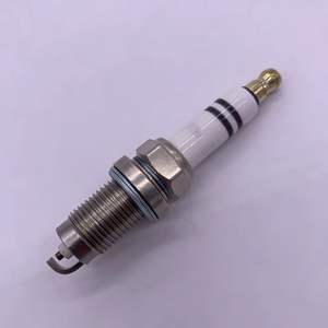 Bougie d'allumage automobile neuve de haute qualité 101905601B pour Beetle Golf Jetta <span class=keywords><strong>Caddy</strong></span> Polo - Prix de gros - Product Image 3