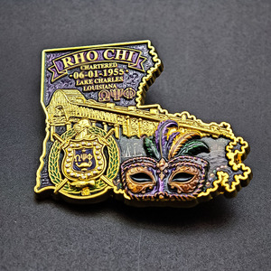 Pins Vintage Personalizados de Fraternidad con Escudo de Joyería Afroamericana en Esmalte Dorado y Morado, con Pedrería, para Alumni - Product Image 4