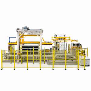 Ligne d'emballage automatisée avec machine de cerclage intégrée pour l'emballage final des panneaux photovoltaïques - Product Image 3